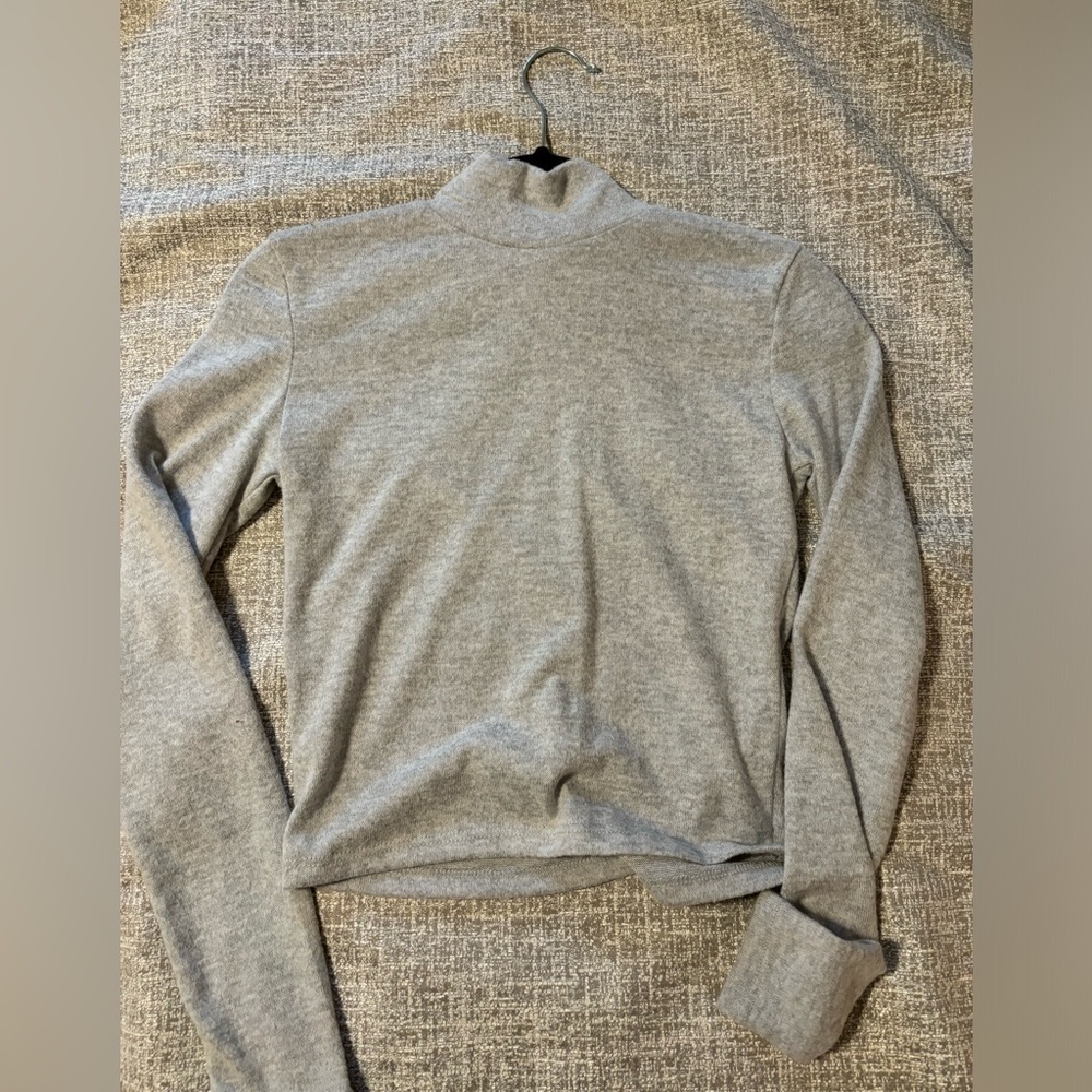ZARA turtleneck - Picture 2 of 4
